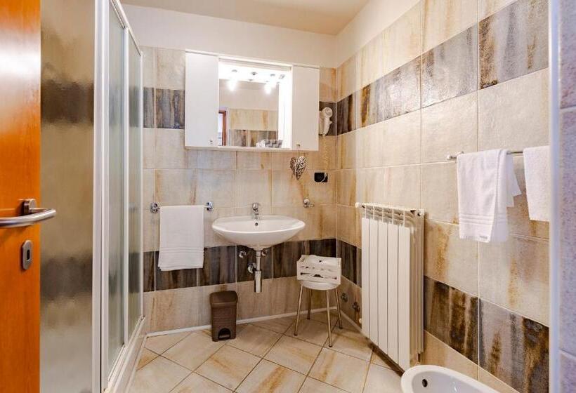 חדר סטנדרט לשלושה, &restaurant Armanac De Toubie