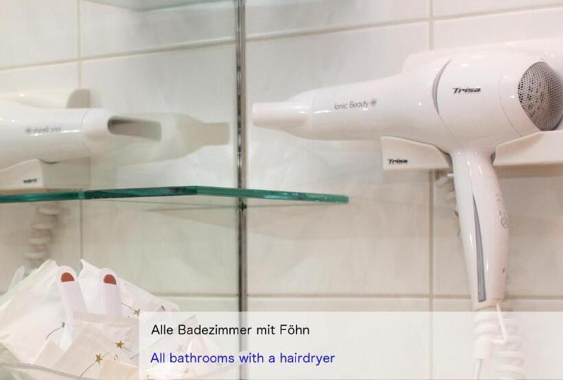 Трехместный Номер Стандарт с Балконом, Restaurant Mattmarkblick