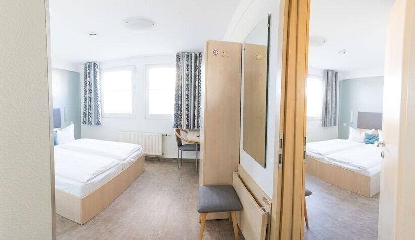 スタンダードルーム, Rosen