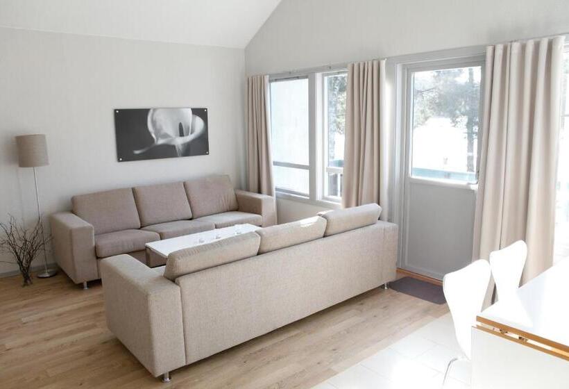 דירת שלושה חדרים, Rosfjord Strand