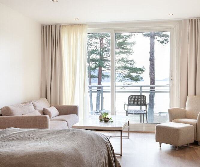 חדר משפחתי, Rosfjord Strand