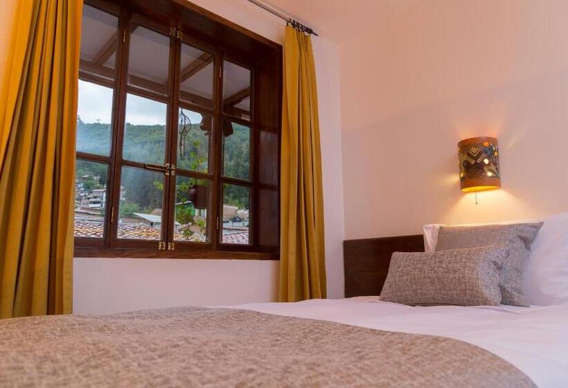 חדר סופריור יחיד, Rumi Punku