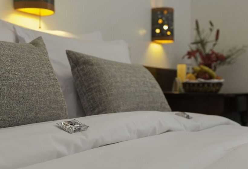 חדר סטנדרט יחיד, Rumi Punku