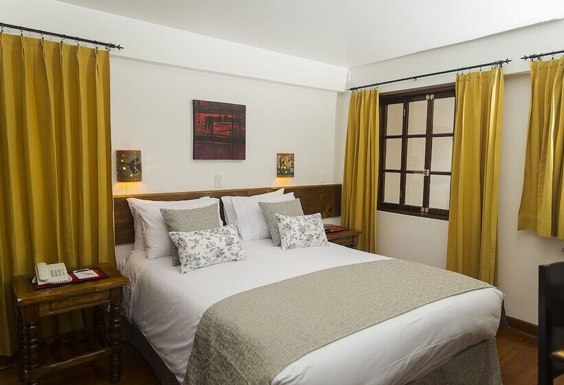 חדר סופריור יחיד, Rumi Punku