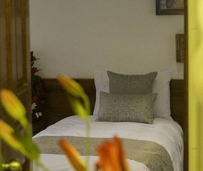 חדר סטנדרט, Rumi Punku