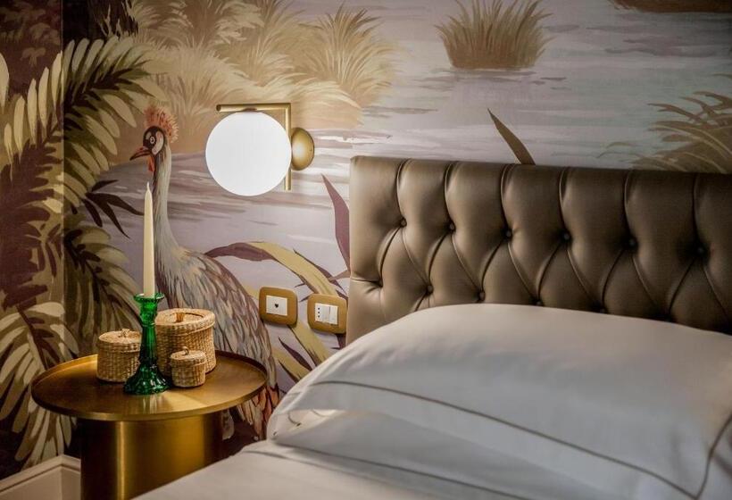 חדר סטנדרט לשלושה, Savoia