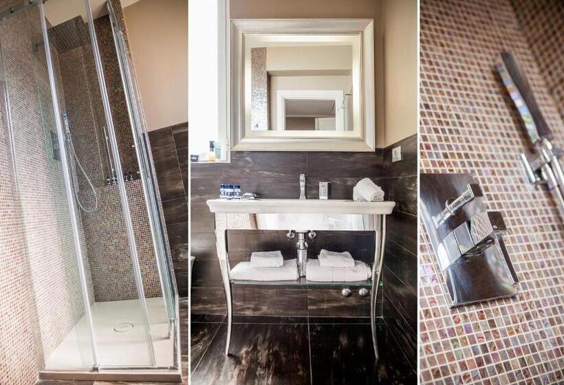 חדר סטנדרט נוף לים עם מרפסת, Savoia