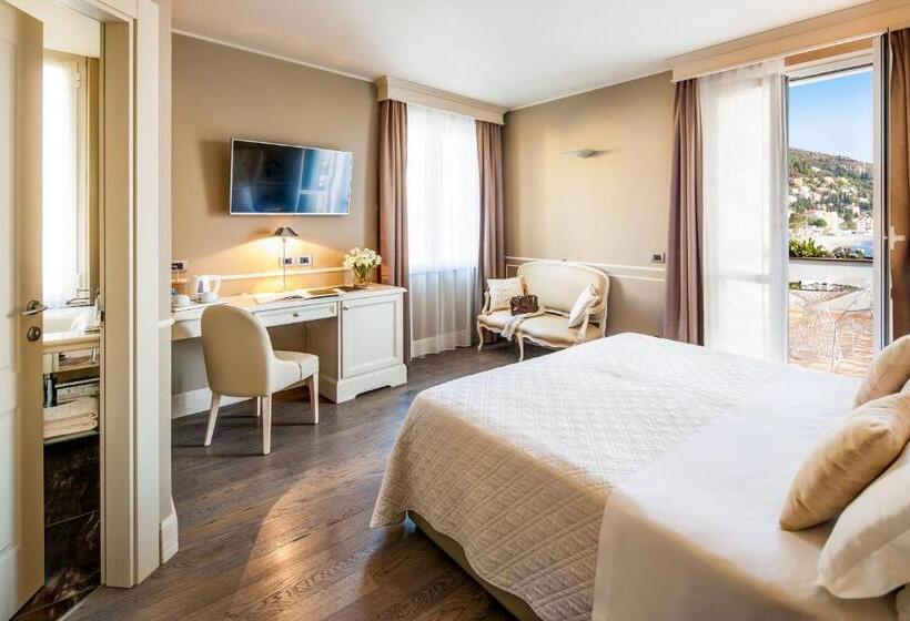 חדר סופריור עם נוף לים ומרפסת, Savoia