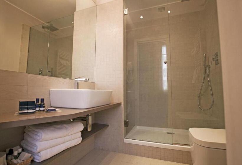 חדר סטנדרט נוף לים עם טרסה, Savoia