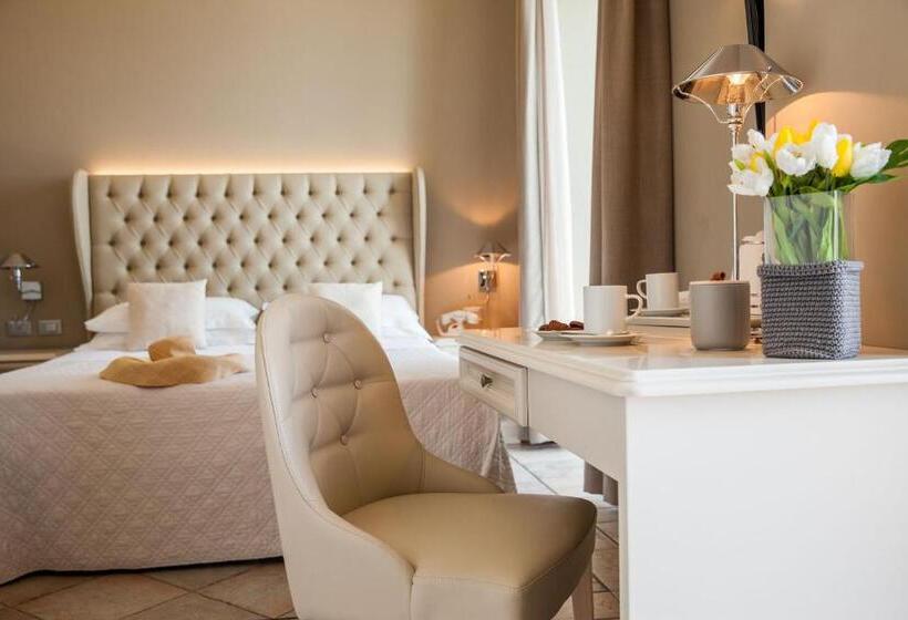 חדר סטנדרט נוף לים עם מרפסת, Savoia