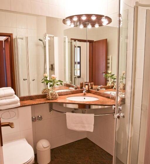 スタンダードルーム, Westend