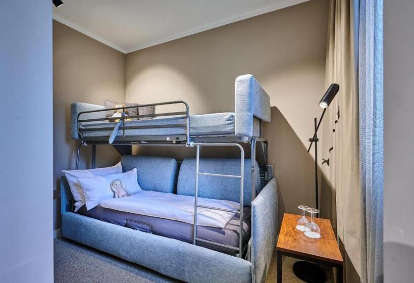 スタンダードルーム, Westend