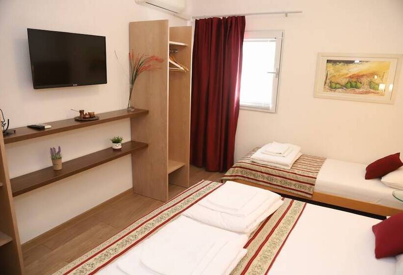 اتاق استاندارد سه نفره, Villa Deny Mostar With Free Parking