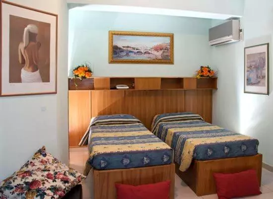 اتاق استاندارد سه نفره, Villa Verdiana