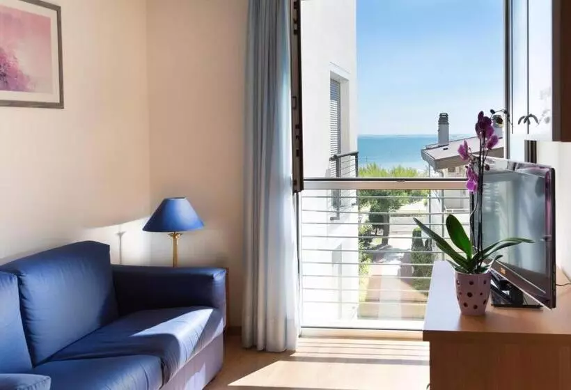اتاق خانوادگی, Aparthotel Esperya