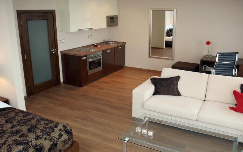 주니어 스위트, Golden Fish Hotel Apartments