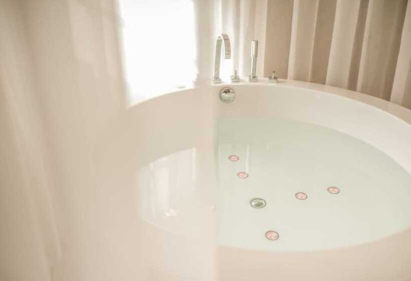 Полулюкс, Arthus