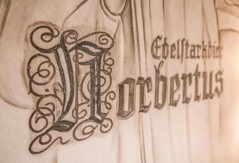 Полулюкс, Arthus