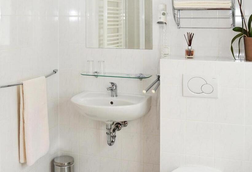 اتاق استاندارد سه نفره, Bonverde