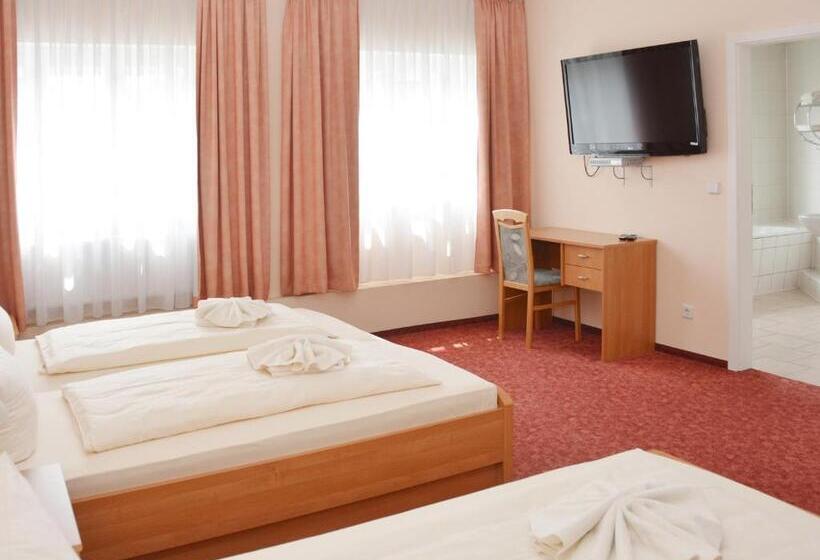 اتاق استاندارد سه نفره, Bonverde