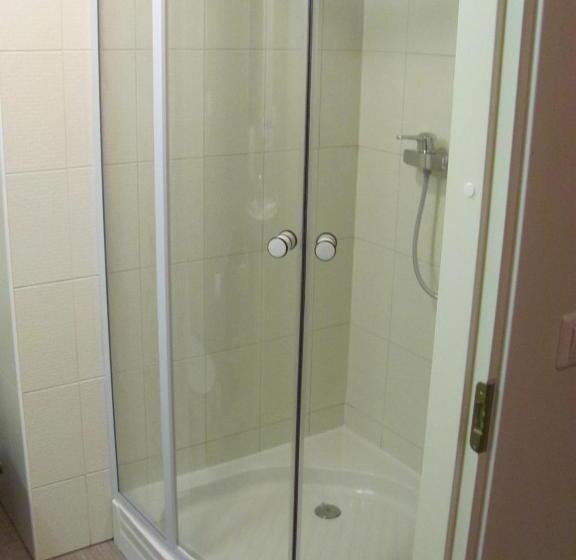 اتاق استاندارد, Carolina