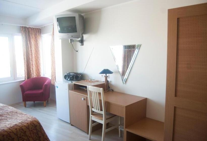 اتاق خانوادگی, Carolina