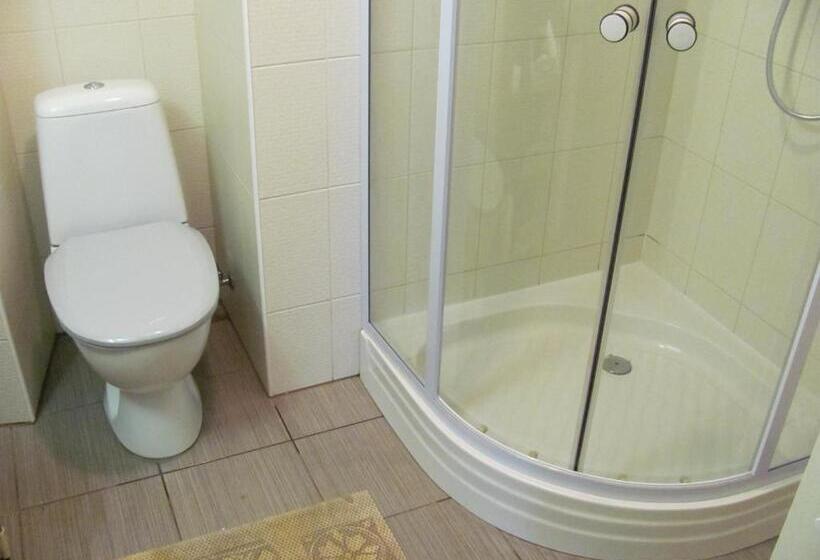 اتاق خانوادگی, Carolina