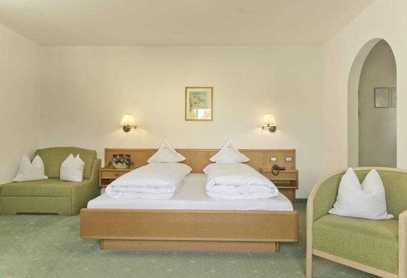 חדר סטנדרט לשלושה עם מרפסת, Cristallo