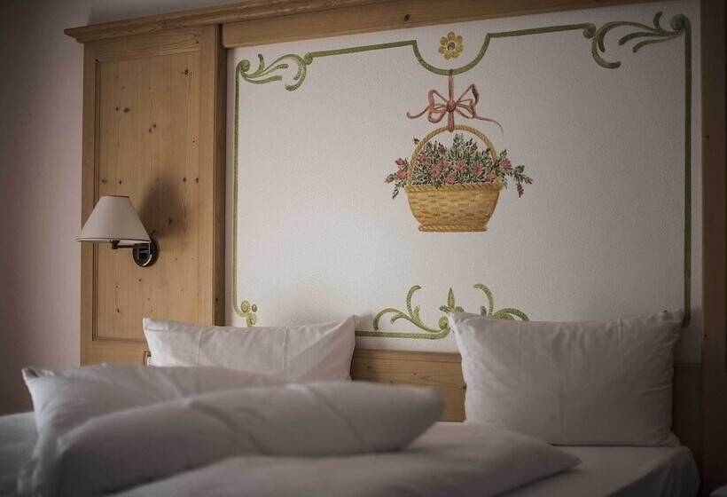 חדר סטנדרט לשלושה עם מרפסת, Cristallo