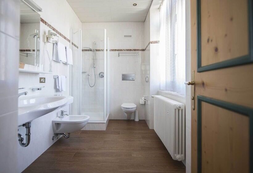 סוויטת ג'וניור, Cristallo