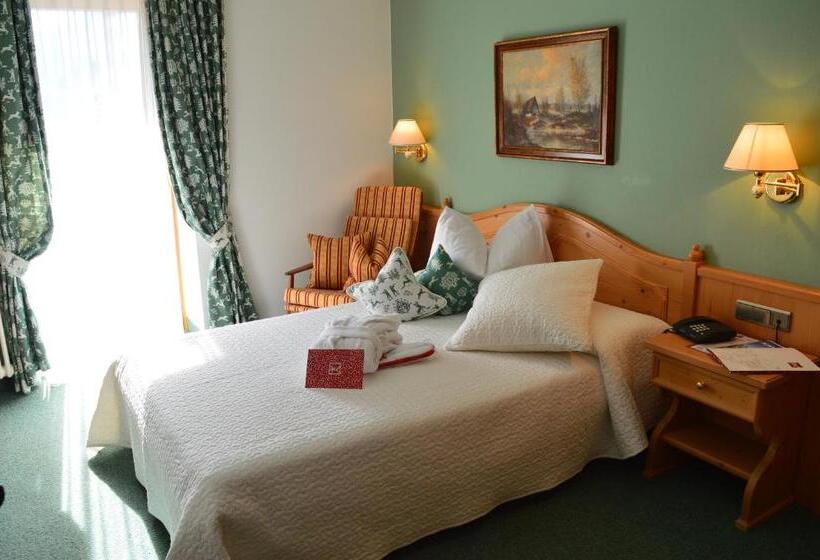 חדר יחיד בסיסי, Il Tyrol