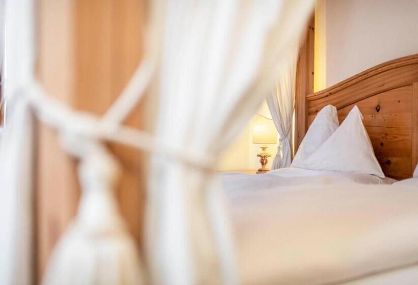 Family Room Mountain View