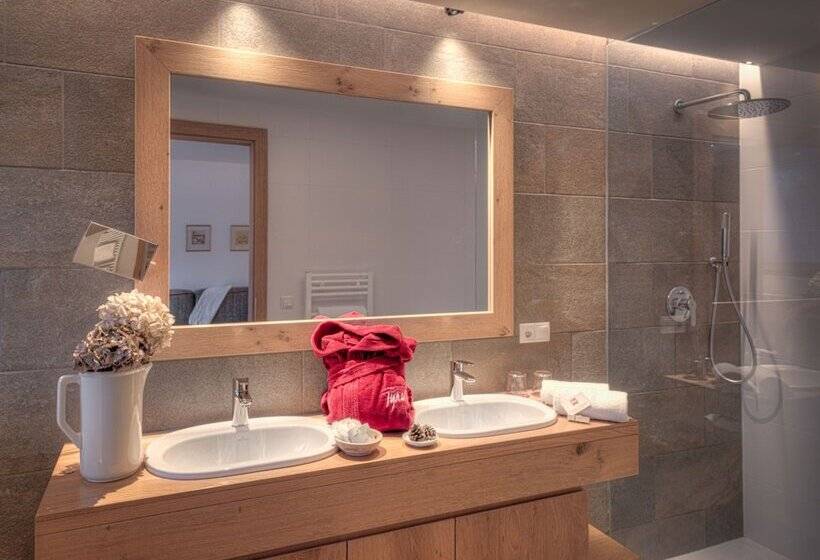 חדר סופריור עם נוף להרים, Il Tyrol