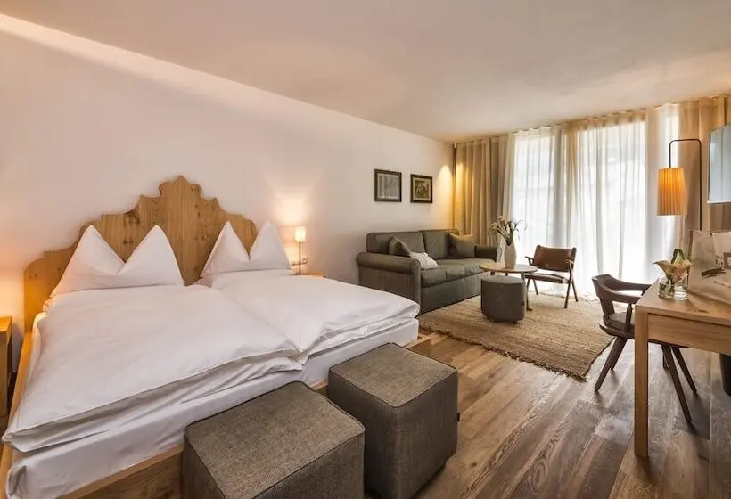 اتاق لوکس, Il Tyrol