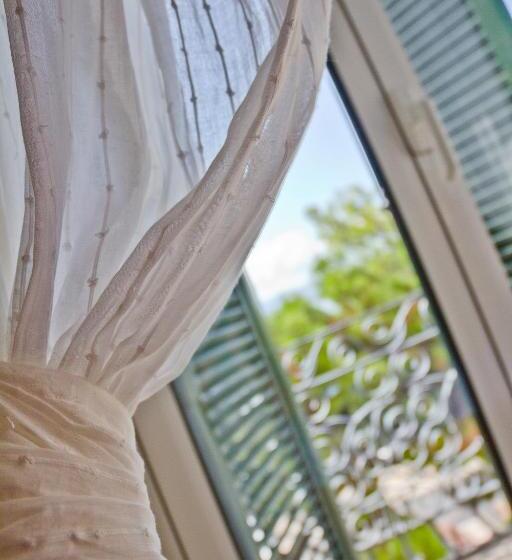 اتاق لوکس یک تخته, Kaštil