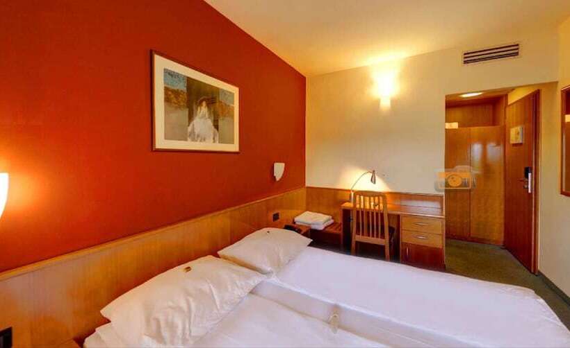 اتاق استاندارد با چشم‌انداز دریا, Kaštil