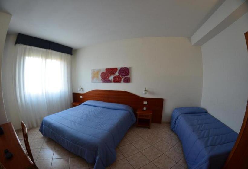 חדר סטנדרט לשלושה, La Piccola Stazione