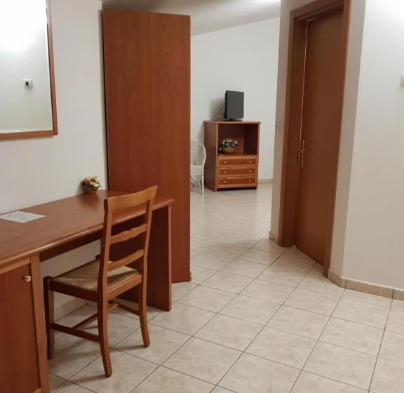 חדר סטנדרט לארבעה, La Piccola Stazione