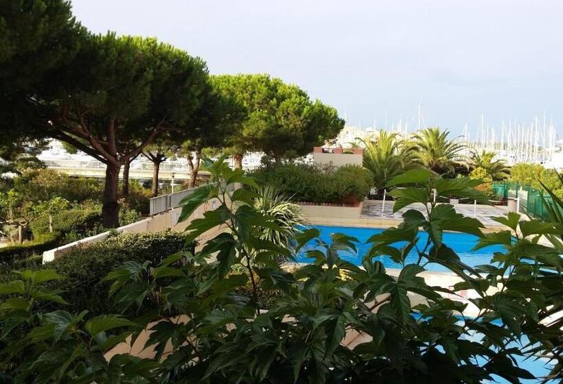 Семейный Номер Вид на Бассейн, La Voile D' Or