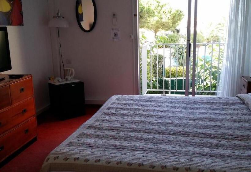 חדר סטנדרט נוף לבריכה, La Voile D' Or