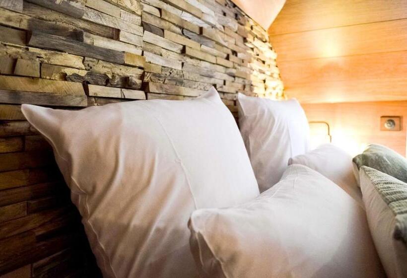 جناح مزود بجاكوزى, Les Jardins D'epicure