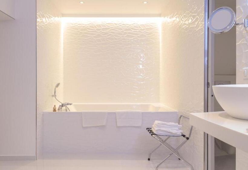 جناح مزود بجاكوزى, Les Jardins D'epicure