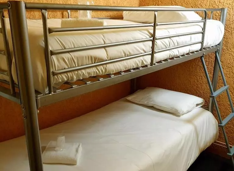 スタンダード４人部屋, Libre Hôtel