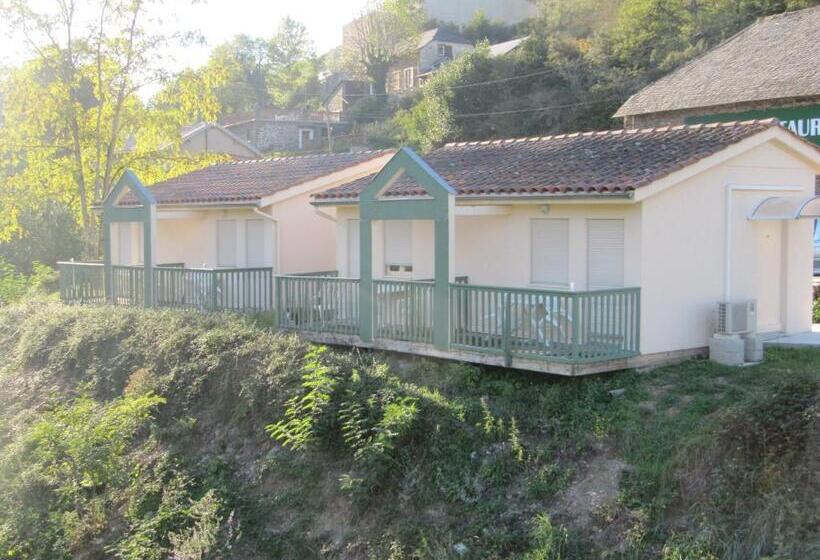 חדר סטנדרט לשלושה עם מרפסת, Logis Hotel Restaurant Du Pont