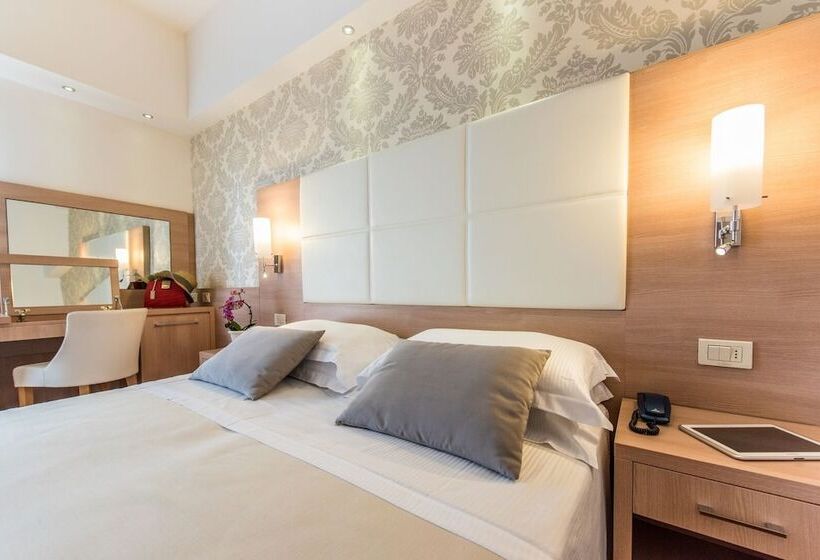 Номер Стандарт, Michelangelo Cesenatico