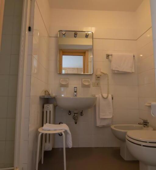 컴포트 룸, Miralago