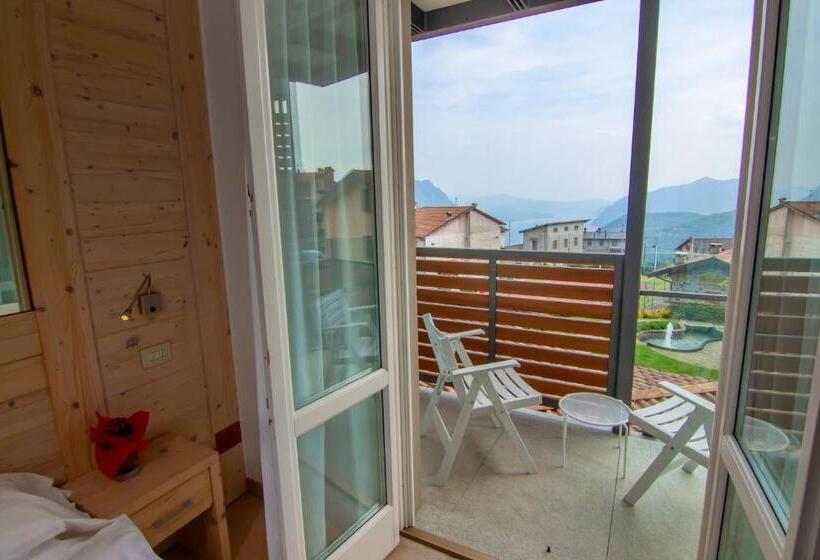 컴포트 룸, Miralago