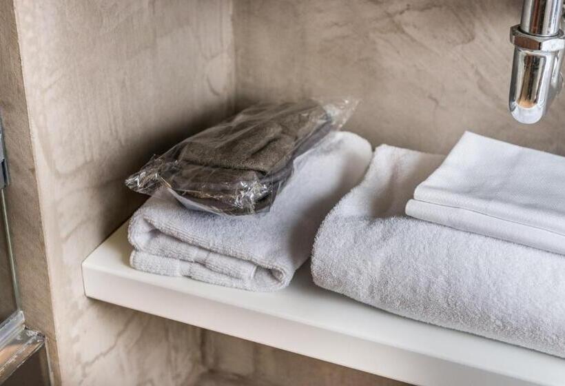 חדר סופריור, Point