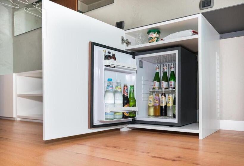 סוויטת ג'וניור, Point