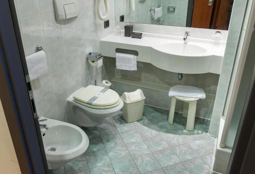 חדר משפחתי, Point